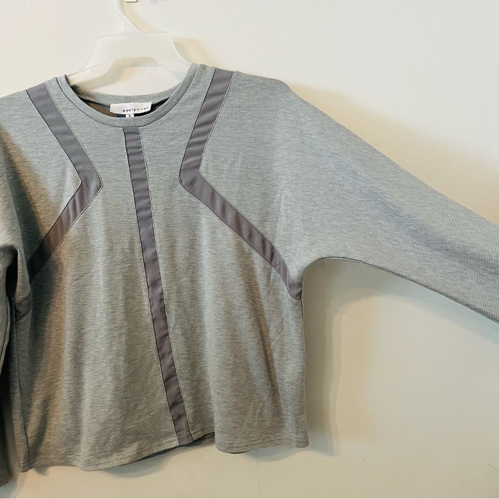 Adelyn Rae Gray Ribbed Pullover Sweater Size S - Picture 6 of 9